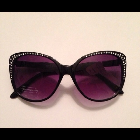 Sunglasses - Picture 2 of 4