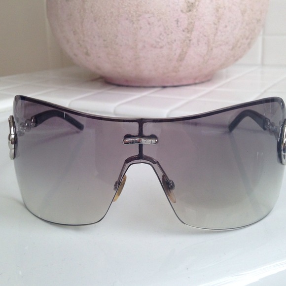 Gucci sunglasses main image 4