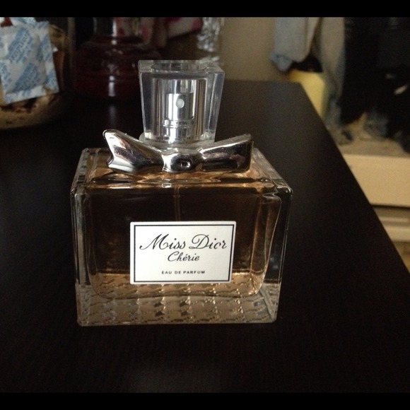 Miss Dior Cherie perfume