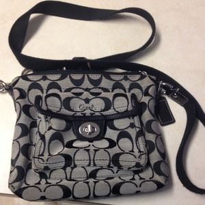 ⚡️FLASH SALE⚡️bag is *35* today only let me know!