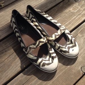 Coach flats