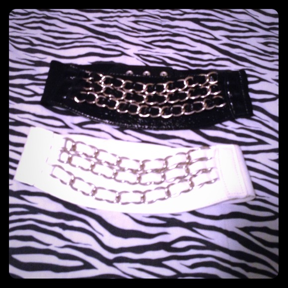 White bebe chain belt