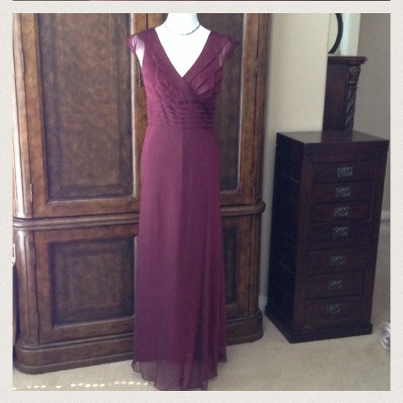 Various Other - **Bundle 5 Items** Jeans, 2 Dresses, 2 Belts Various Other - **Bundle 5 Items** Jeans, 2 Dresses, 2 Belts