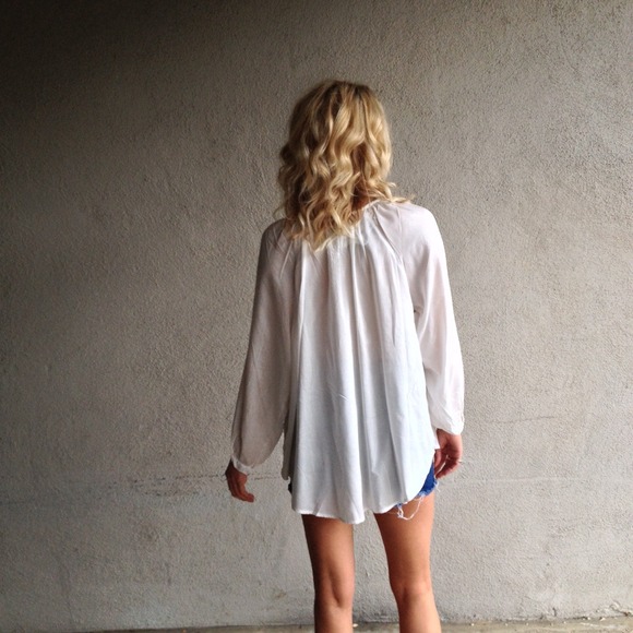 Embroidered peasant top - Picture 3 of 4