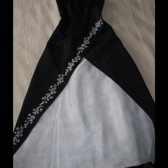 Black and white prom dress/evening gown