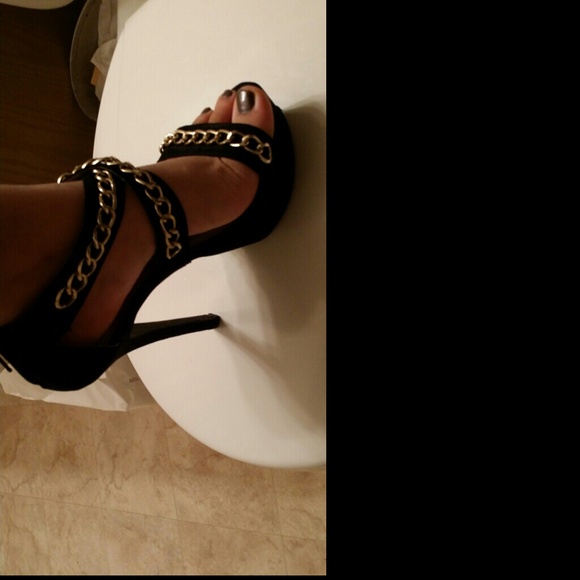 Gold chain heels - Picture 2 of 2