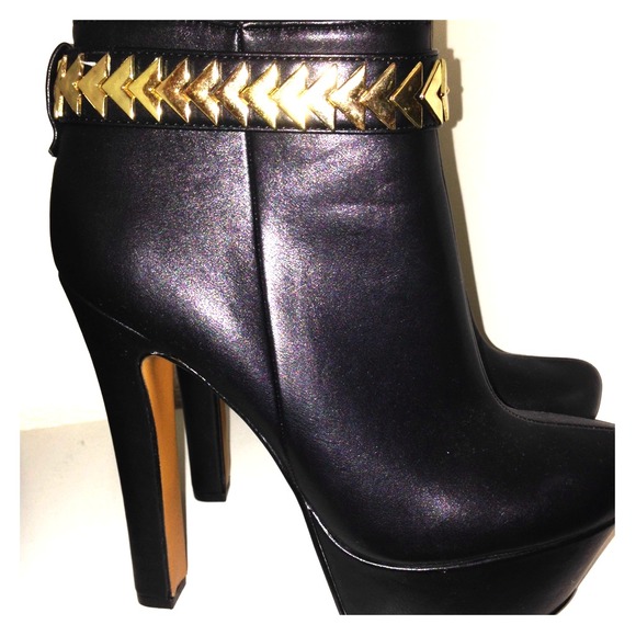 H by Halston booties