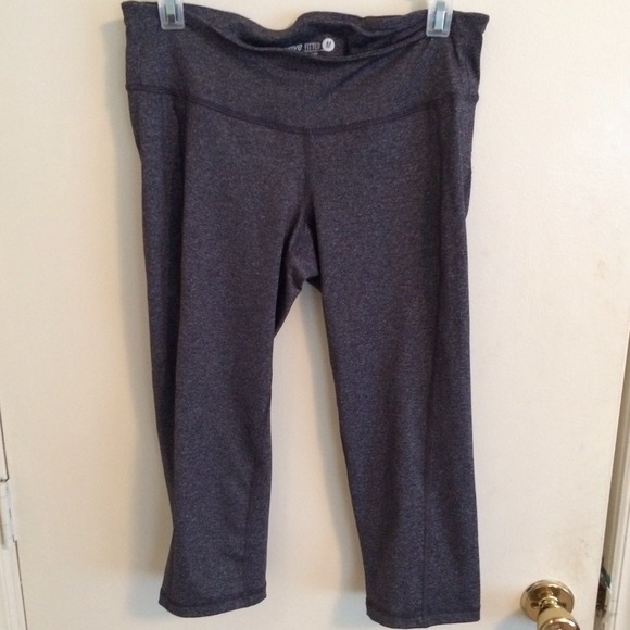❌SOLD❌ NWOT Workout Capris