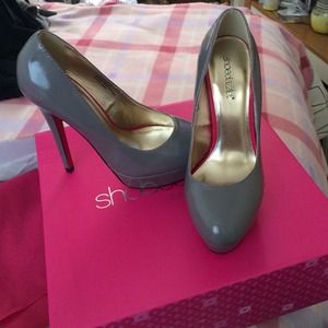 Chanelle Shoedazzle pumps