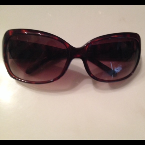 Kenneth Cole Accessories - Kenneth Cole Sunglasses