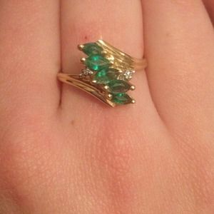 10k gold diamond and emerald ring