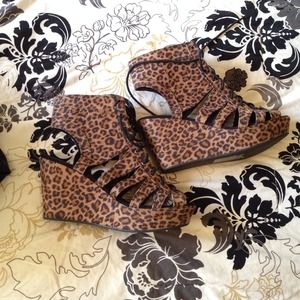 H&M cheetah print wedges!