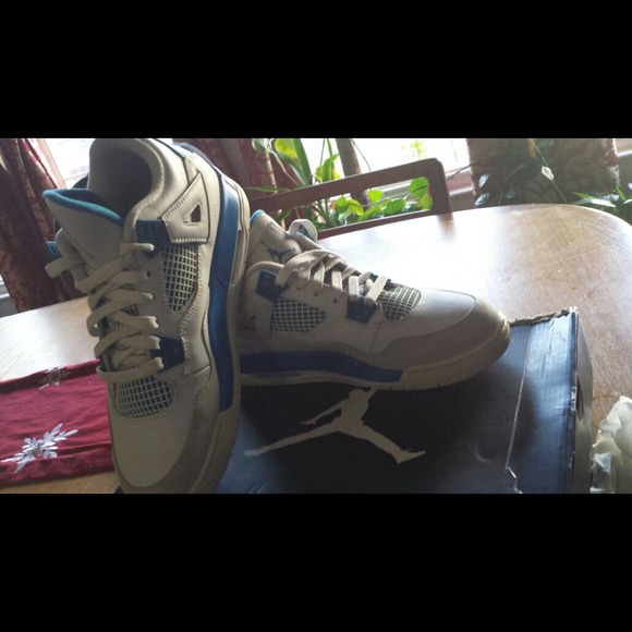 🚨🚨SOLD🚨🚨🚨🚨🚨Size 7 military 4s