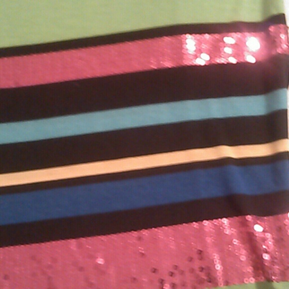 Top - Picture 2 of 3