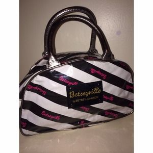 BETSEYVILLE COSMETIC BAG!