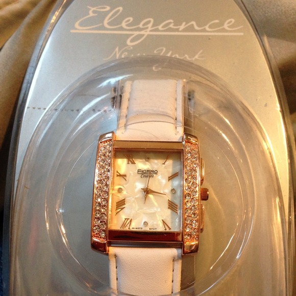 Elegant FIGARO COUTURE Rose Gold WATCH MOP face CZ - Picture 2 of 4