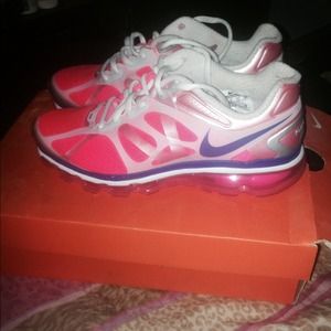 Women's pink air max