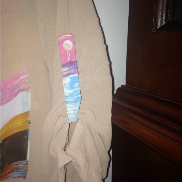 Multi Colored Polyester Top ๐ญ๐ญ - Picture 3 of 4