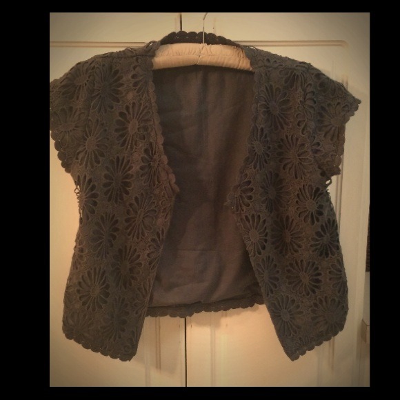 Flower Shrug/Vest - Picture 1 of 2