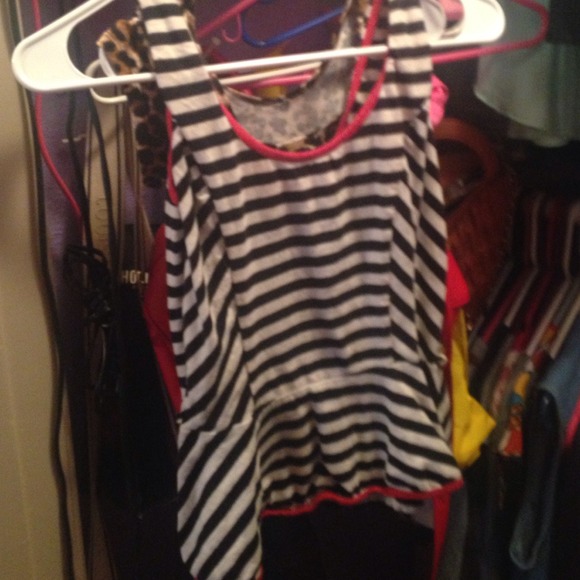 Black and white peplum - Picture 1 of 1