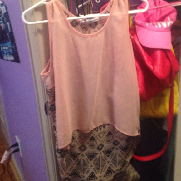 Tribal tank - Picture 1 of 2