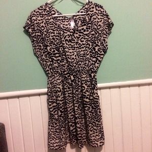 NWOT Francesca's Collections Leopard Print Dress