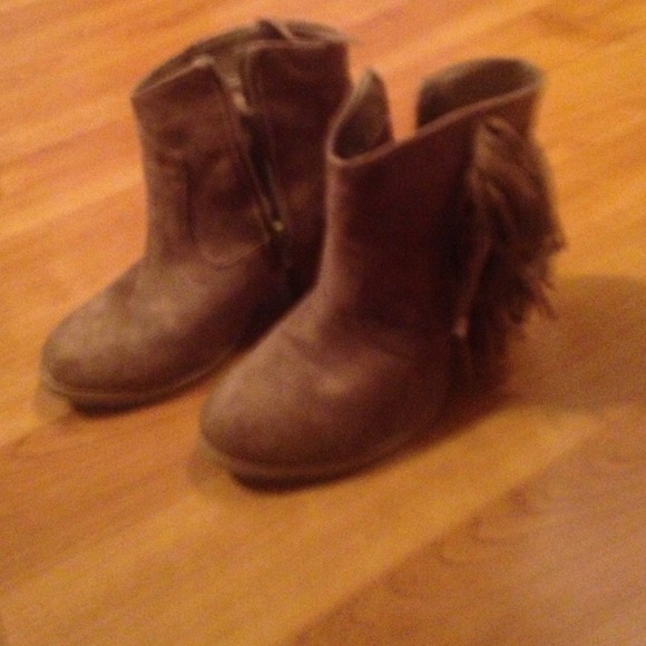Fringe boots - Picture 1 of 2