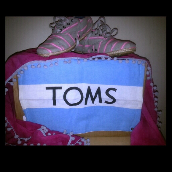 FOR MALLOARYANN TOMS pink and gray cordones