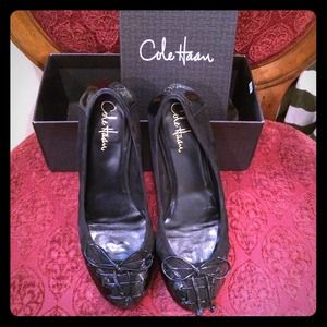 Cole Haan Black Leather Flats w/bow & Nike Air