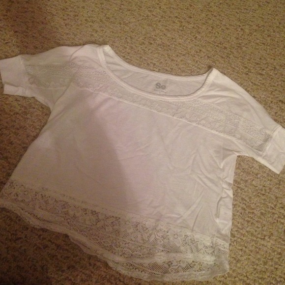 so Tops - Never worn white crop top