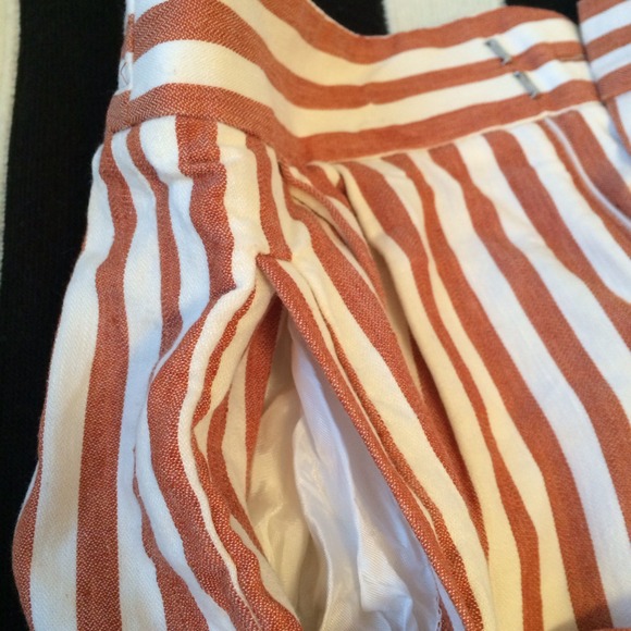 Zara High-Waisted Striped Shorts - Picture 3 of 4