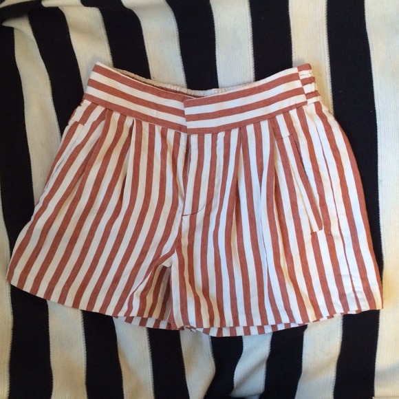 Zara High-Waisted Striped Shorts - Picture 4 of 4