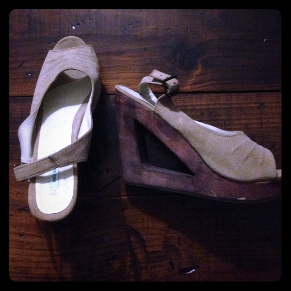 Urban outfitters Peep toe wedges