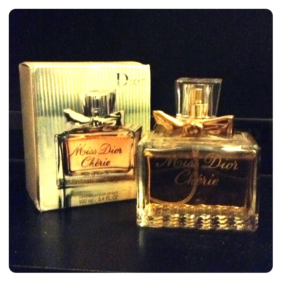 Miss Dior Cherie perfume