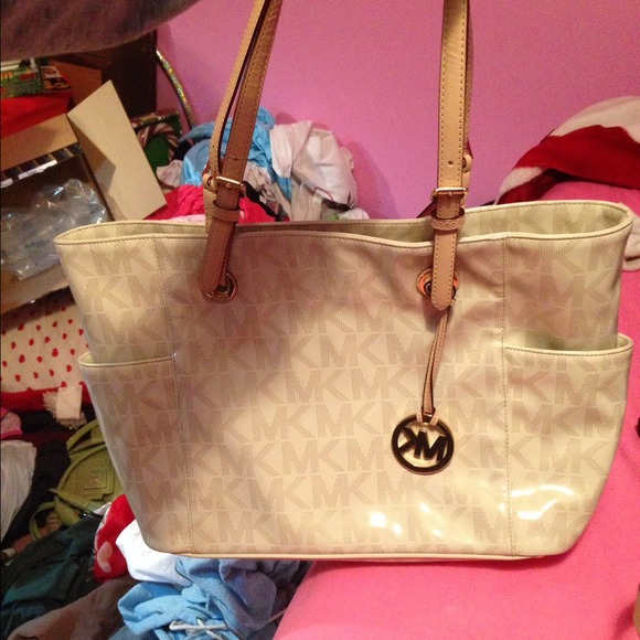 White Michael kors purse