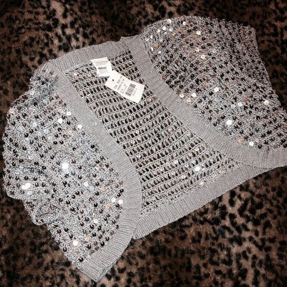 Sweaters - FLASH SALE🌟 Crop Top Grey/Silver Shrug💖
