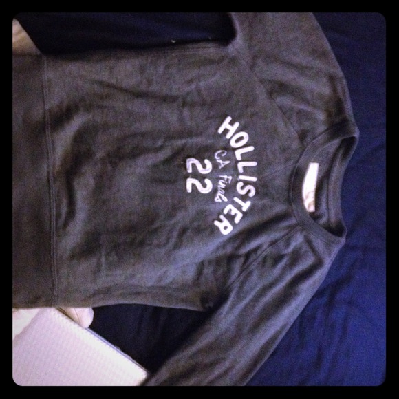 Hollister sweater - Picture 1 of 1