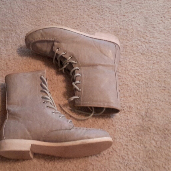 BDG Grey lace up boots - Picture 2 of 4