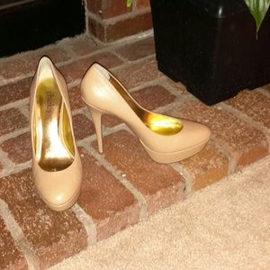 Charles David nude pumps