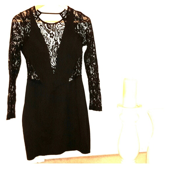 SOLD Lacy open back dress - Picture 1 of 3