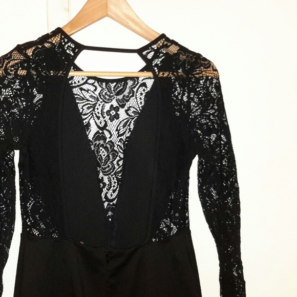 SOLD Lacy open back dress - Picture 2 of 3