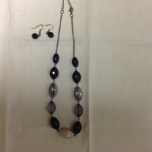 Black, Gray and Beige Necklace Set