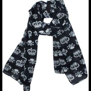 🎉HP3/4& 3/7🎉Trendy black scarf white skull print