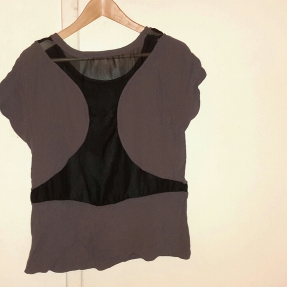 Pretty back design top - Picture 1 of 2