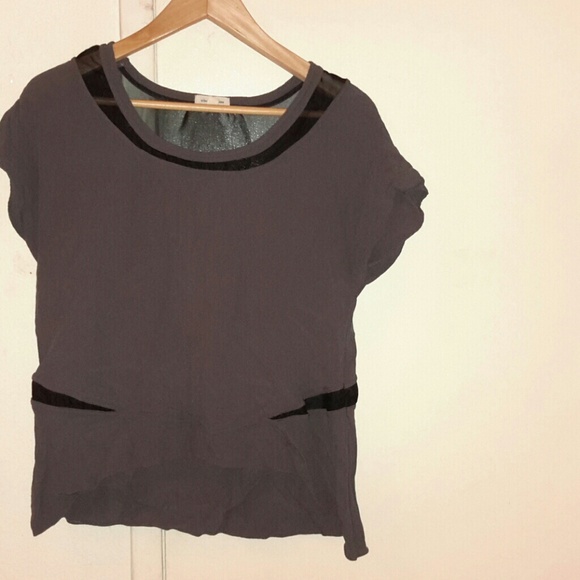 Pretty back design top - Picture 2 of 2