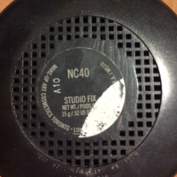 SOLD ‼️MAC Studio Fix Powder NC40 - Picture 3 of 4