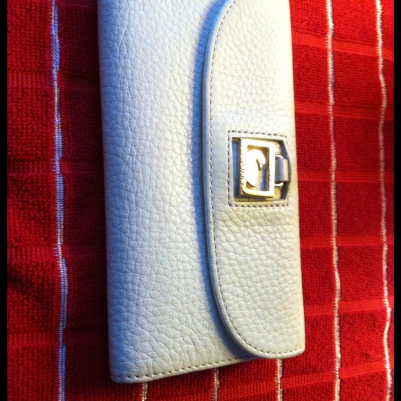 Dooney and bourke wallet