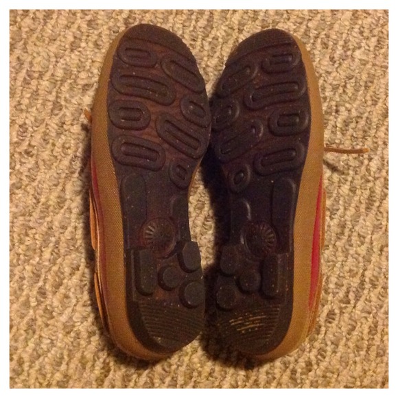 UGG Ashdale shoes - Picture 2 of 4