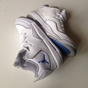 JORDAN White Sneaker