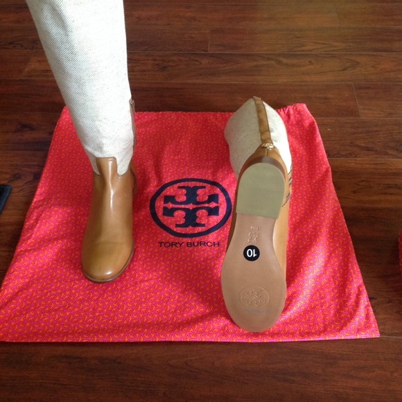 Tory burch boots